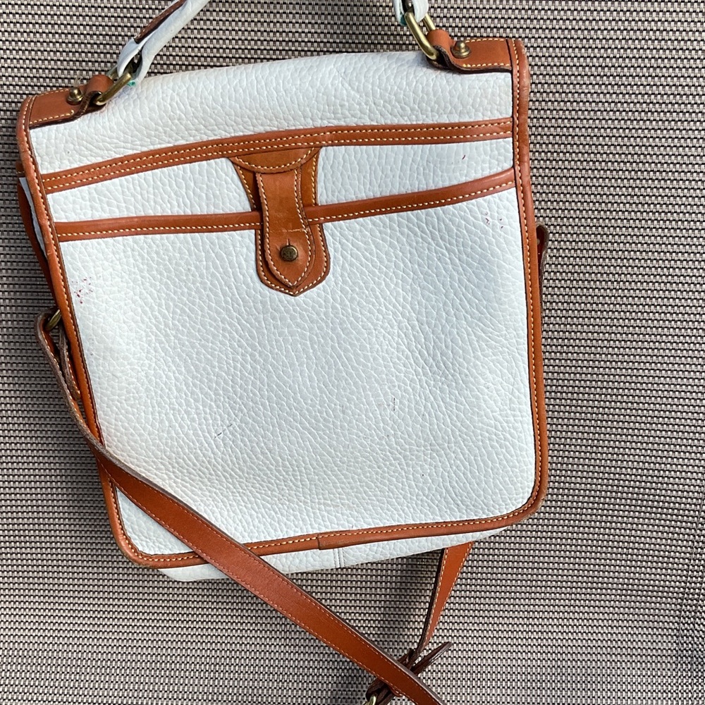 Classic Dooney & Bourke White and Brown Leather crossbody Bag - Picture 3 of 13